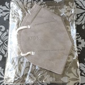 *ONLY 2 LEFT* 🐼 KN95 Mask Gray *BRAND NEW*